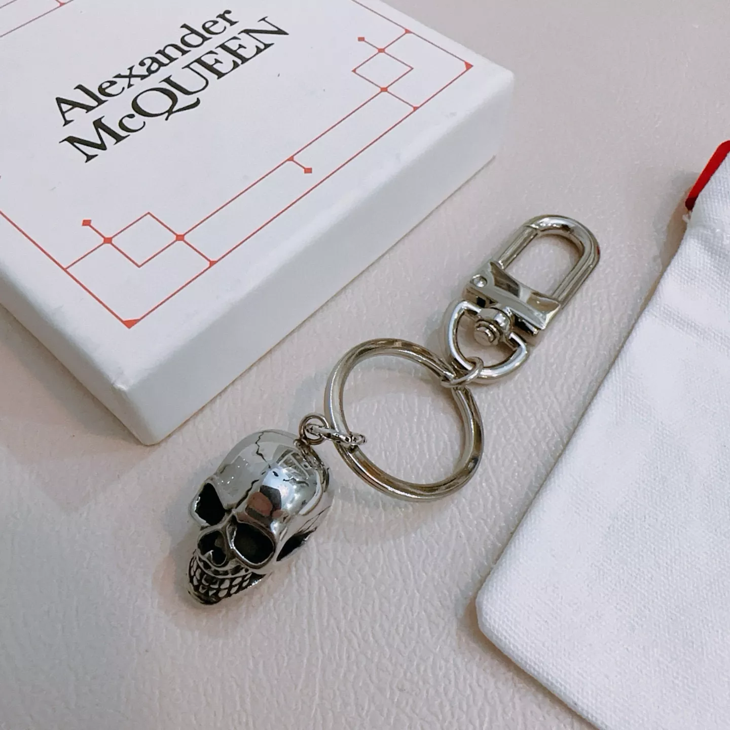 WellDesigned 4687 Alexander McQueen Key Holder And Bag Buckle