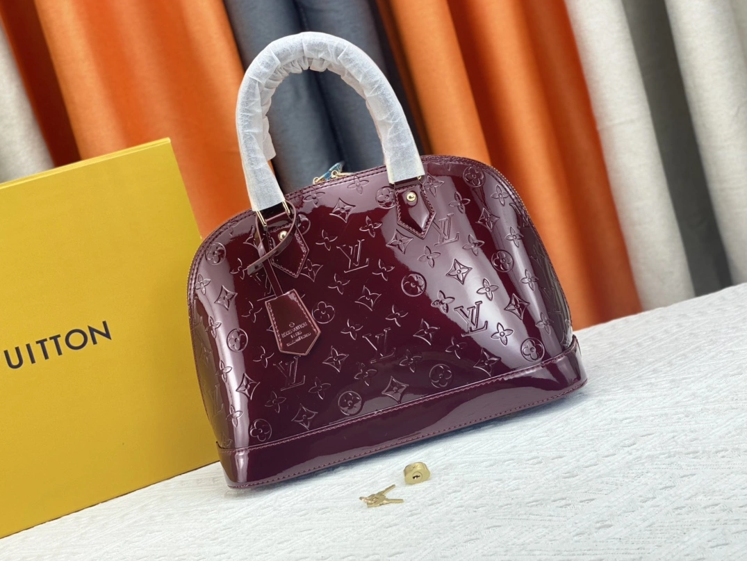 WellDesigned 4731 Louis Vuitton AAA Quality Handbags For Women