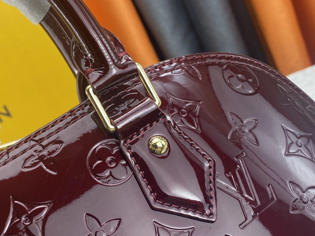 WellDesigned 4731 Louis Vuitton AAA Quality Handbags For Women