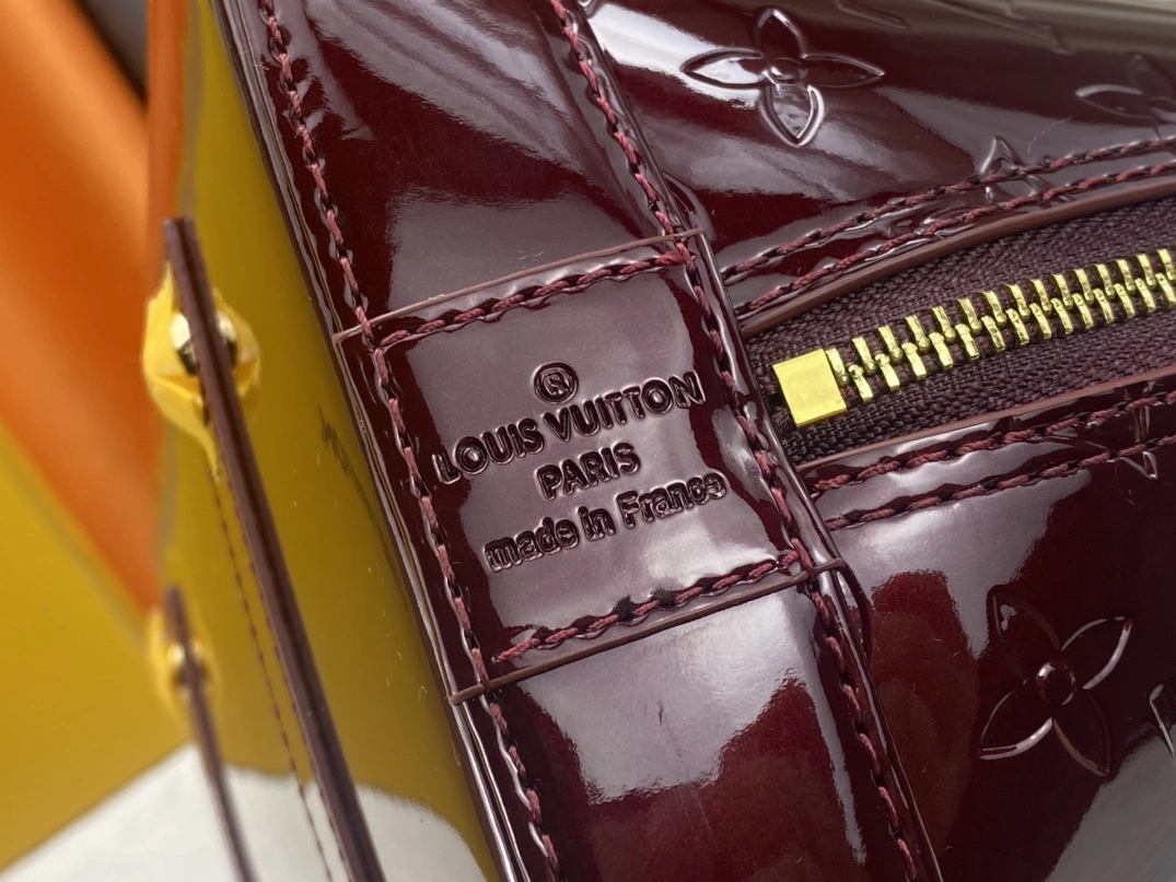 WellDesigned 4731 Louis Vuitton AAA Quality Handbags For Women