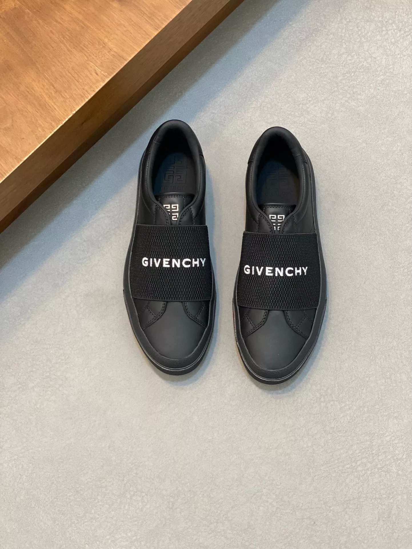 WellDesigned 4799 Givenchy Casual Shoes For Men