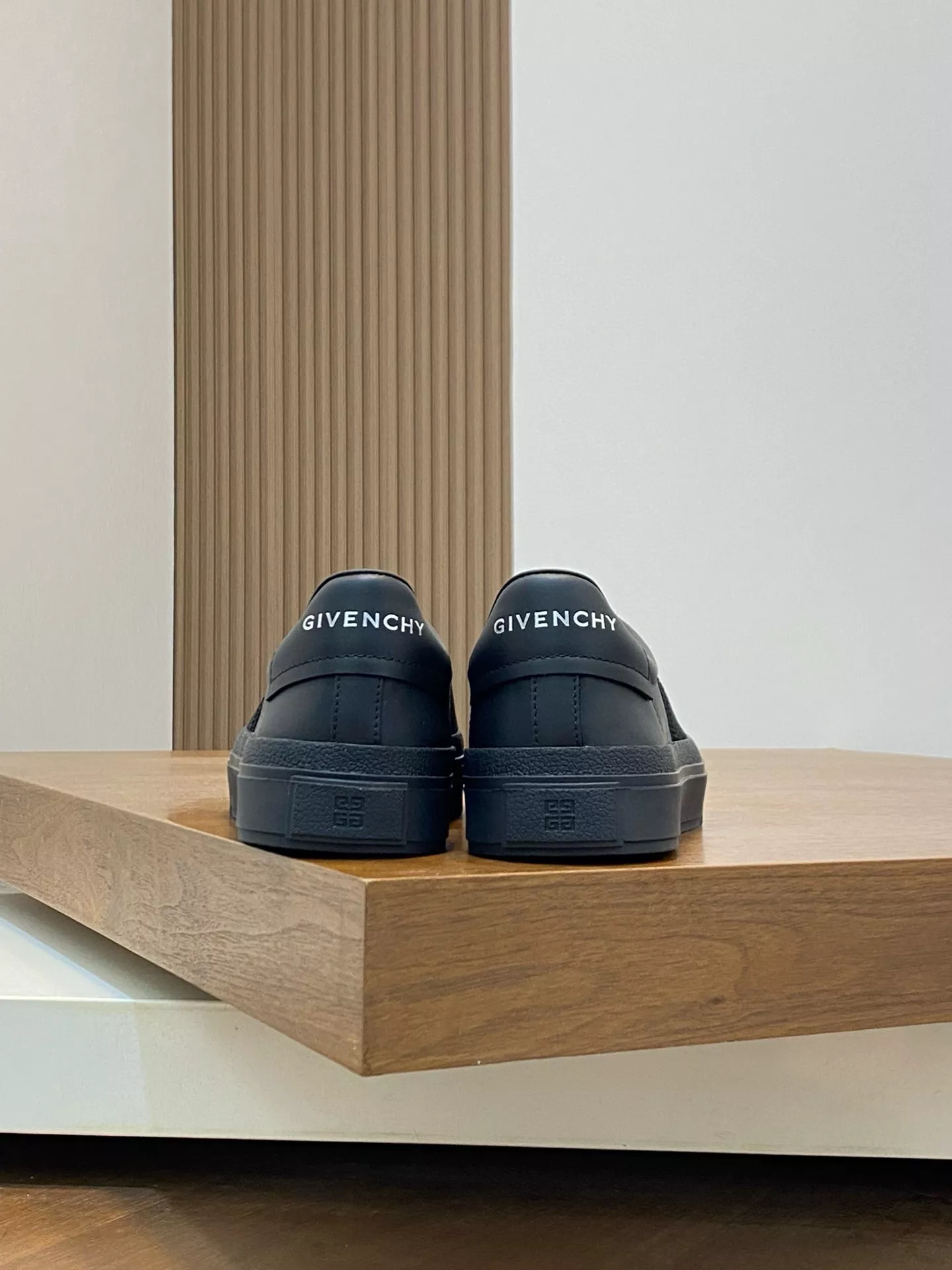 WellDesigned 4799 Givenchy Casual Shoes For Men