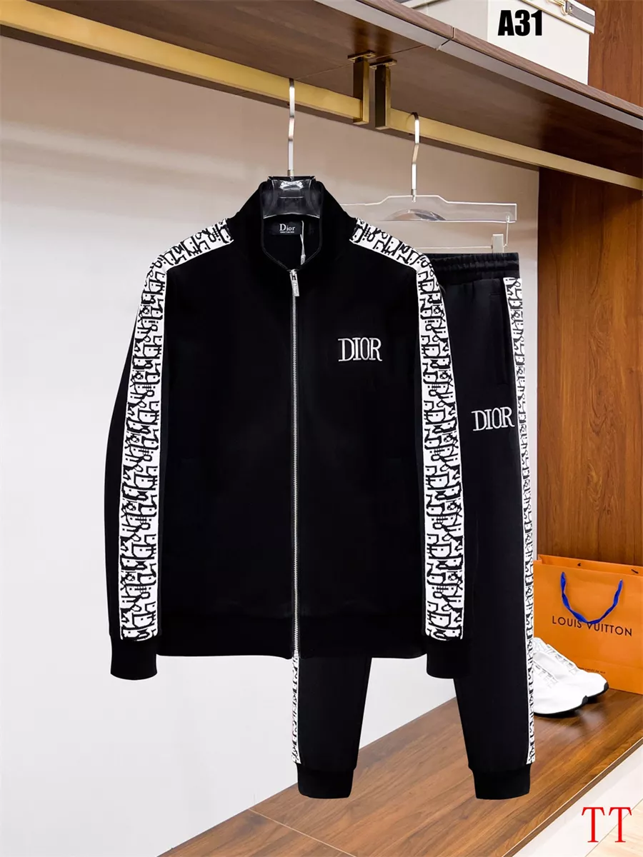 WellDesigned 4826 Christian Dior Tracksuits Long Sleeved For Men