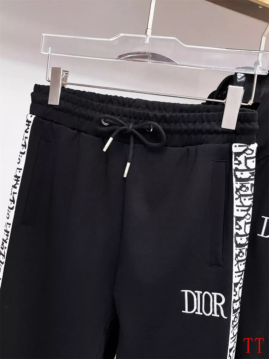 WellDesigned 4826 Christian Dior Tracksuits Long Sleeved For Men