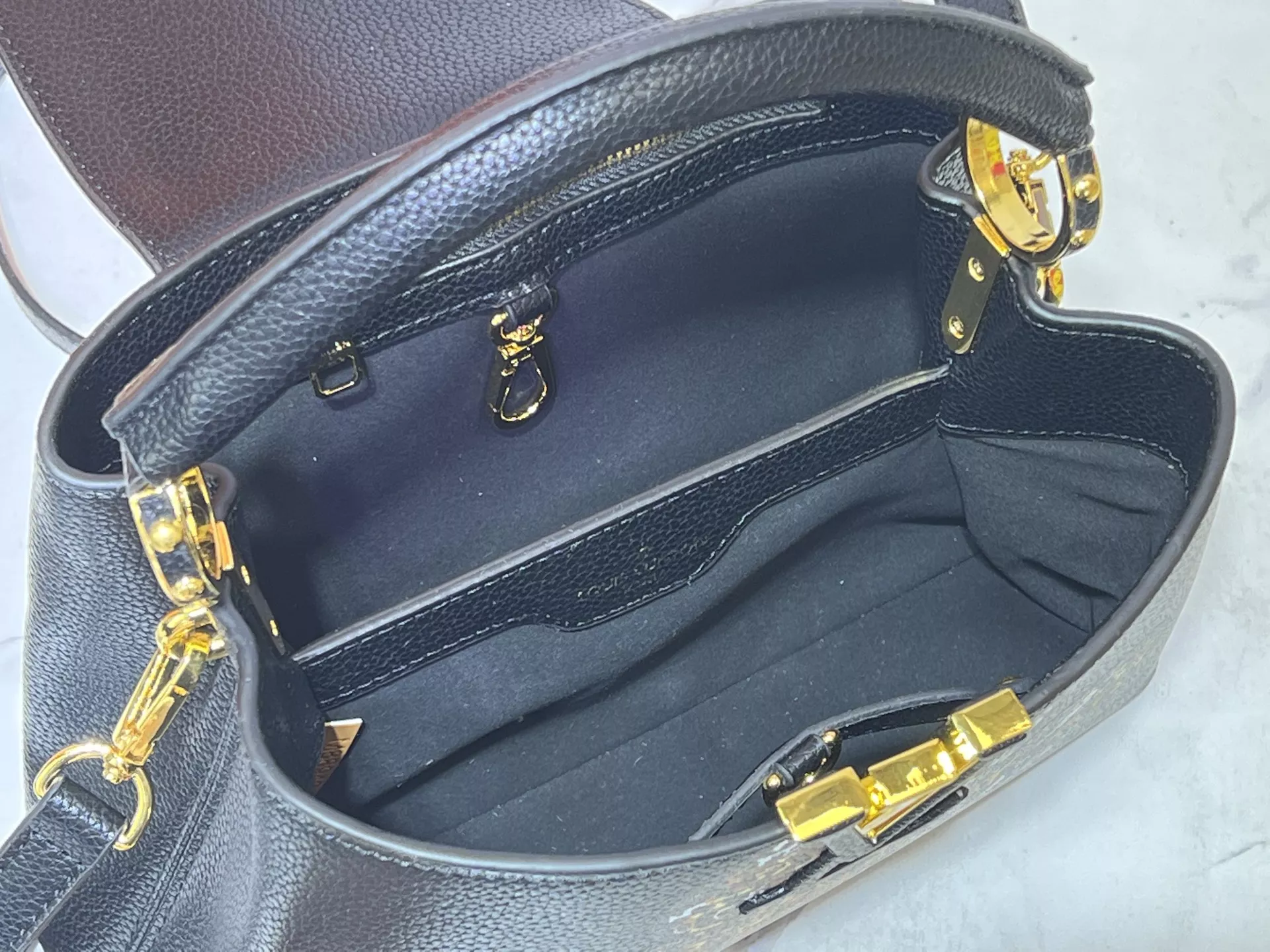 WellDesigned 4827 Louis Vuitton AAA Quality Messenger Bags For Women