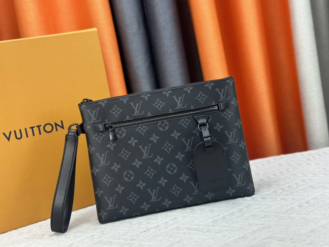 WellDesigned 4838 Louis Vuitton AAA Man Wallets