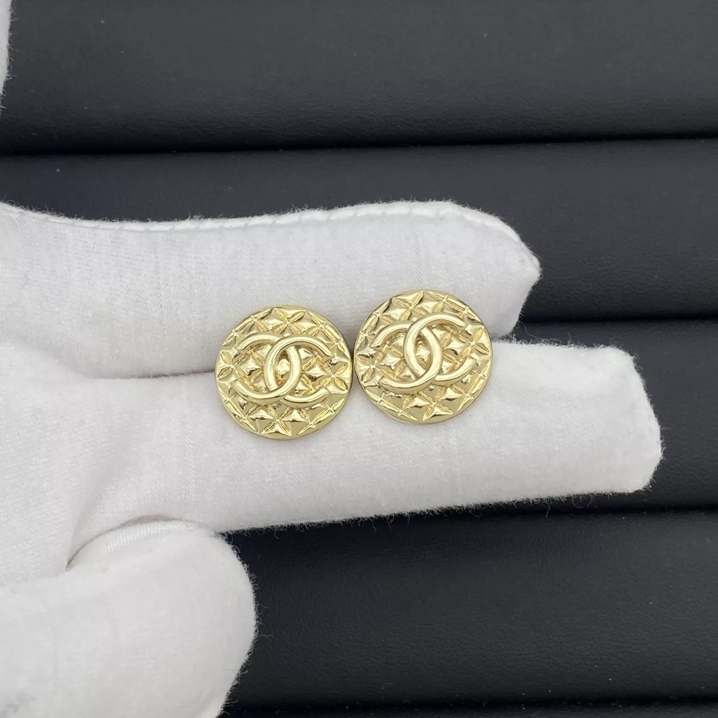WellDesigned 4919 Chanel Earrings For Women