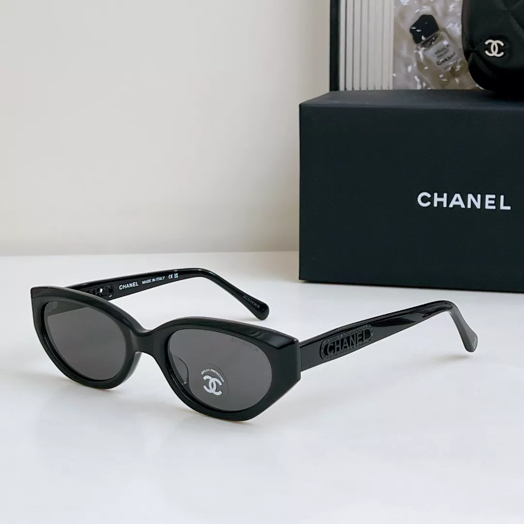 WellDesigned 4942 Chanel AAA Quality Sunglasses
