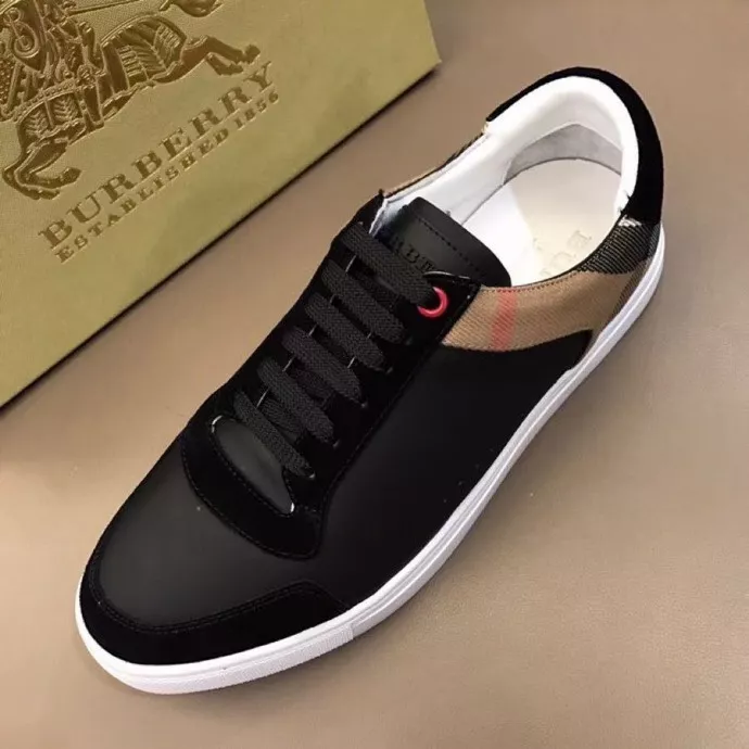 WellDesigned 4954 Burberry Casual Shoes For Men