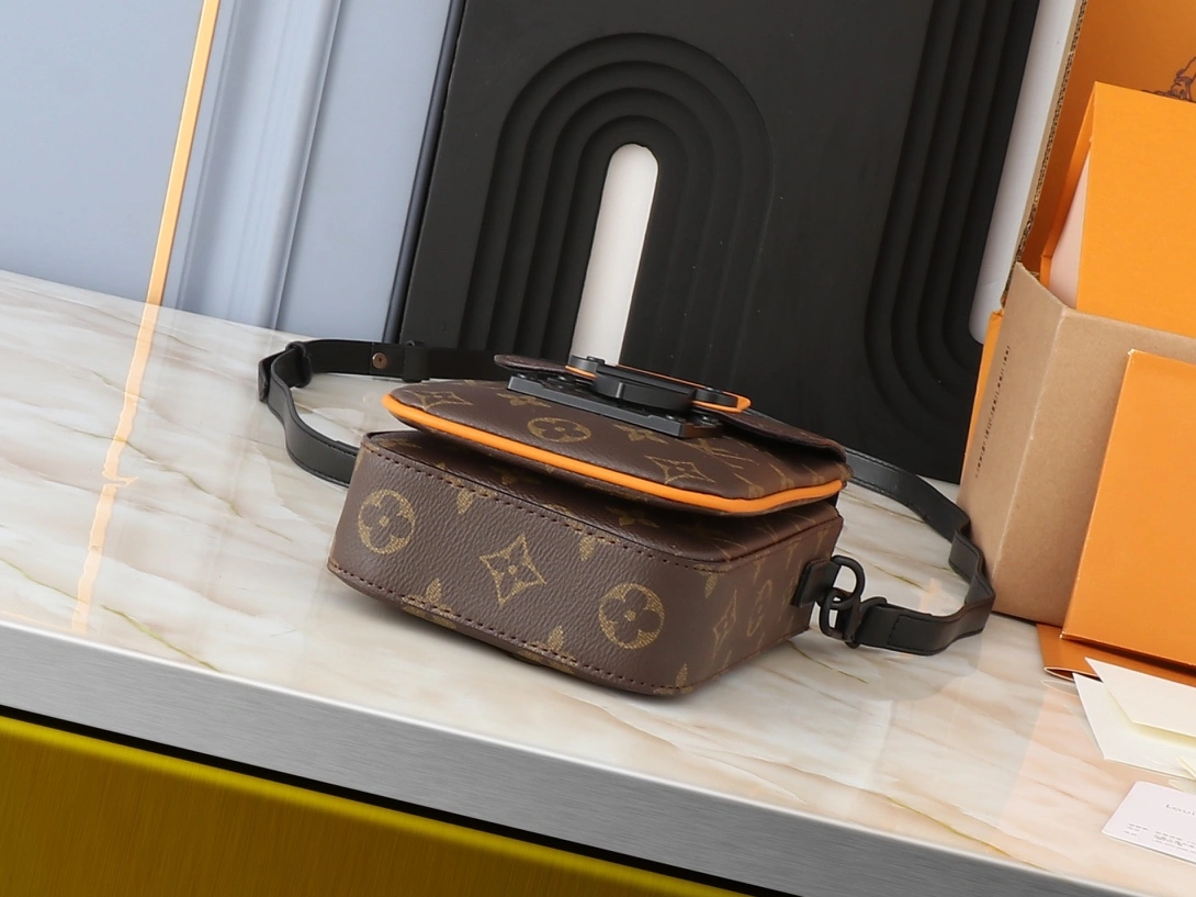 WellDesigned 4986 Louis Vuitton AAA Quality Messenger Bags For Unisex