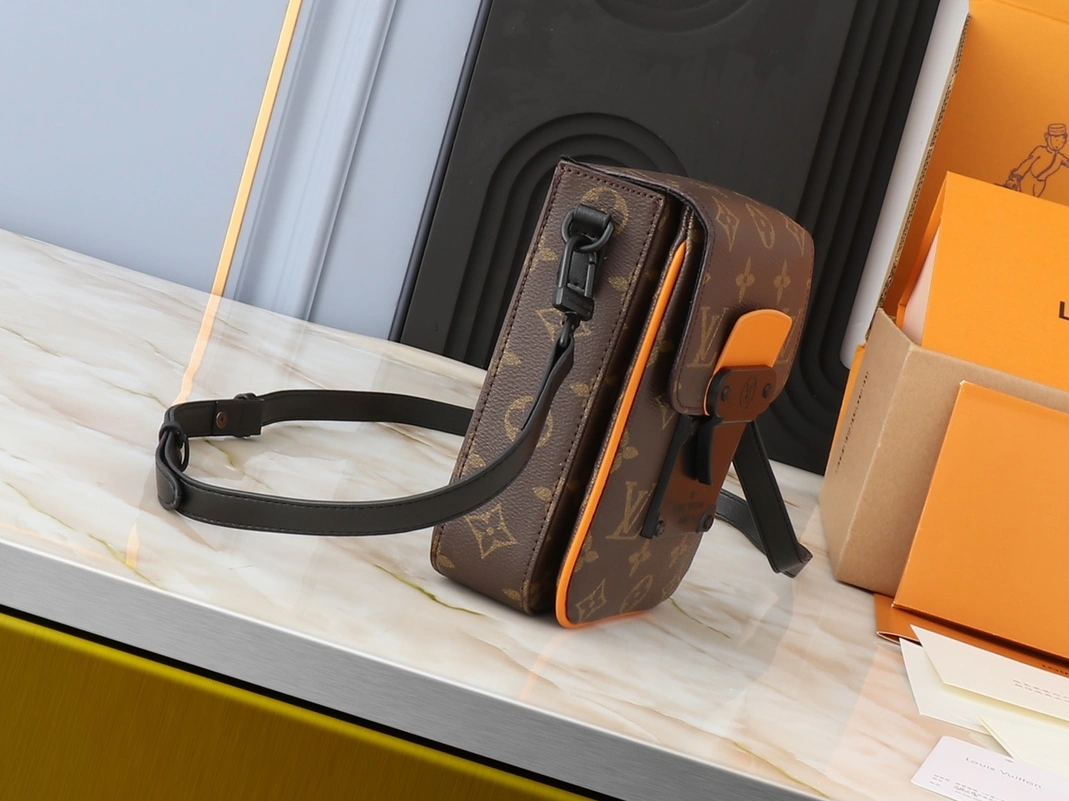 WellDesigned 4986 Louis Vuitton AAA Quality Messenger Bags For Unisex