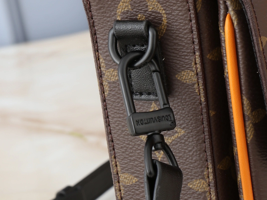 WellDesigned 4986 Louis Vuitton AAA Quality Messenger Bags For Unisex