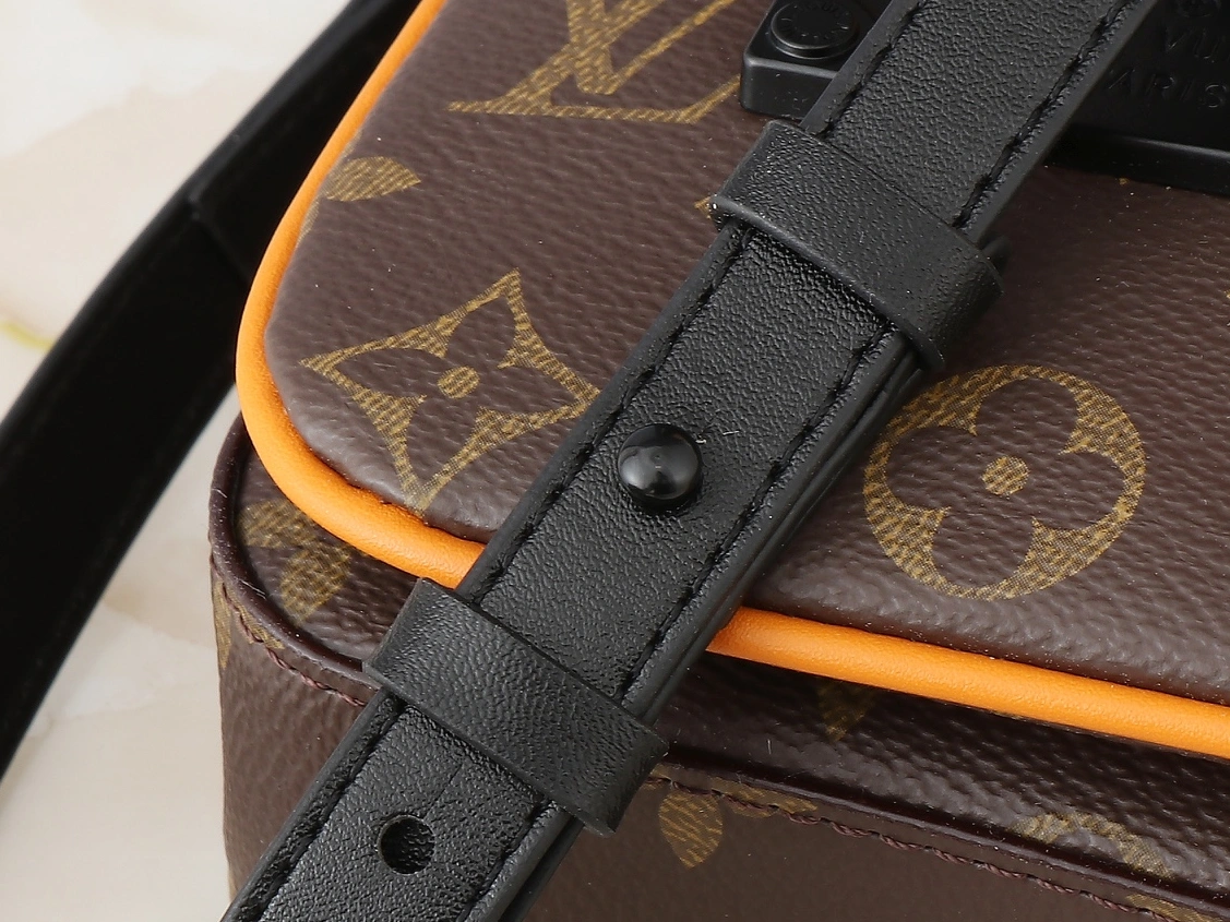 WellDesigned 4986 Louis Vuitton AAA Quality Messenger Bags For Unisex