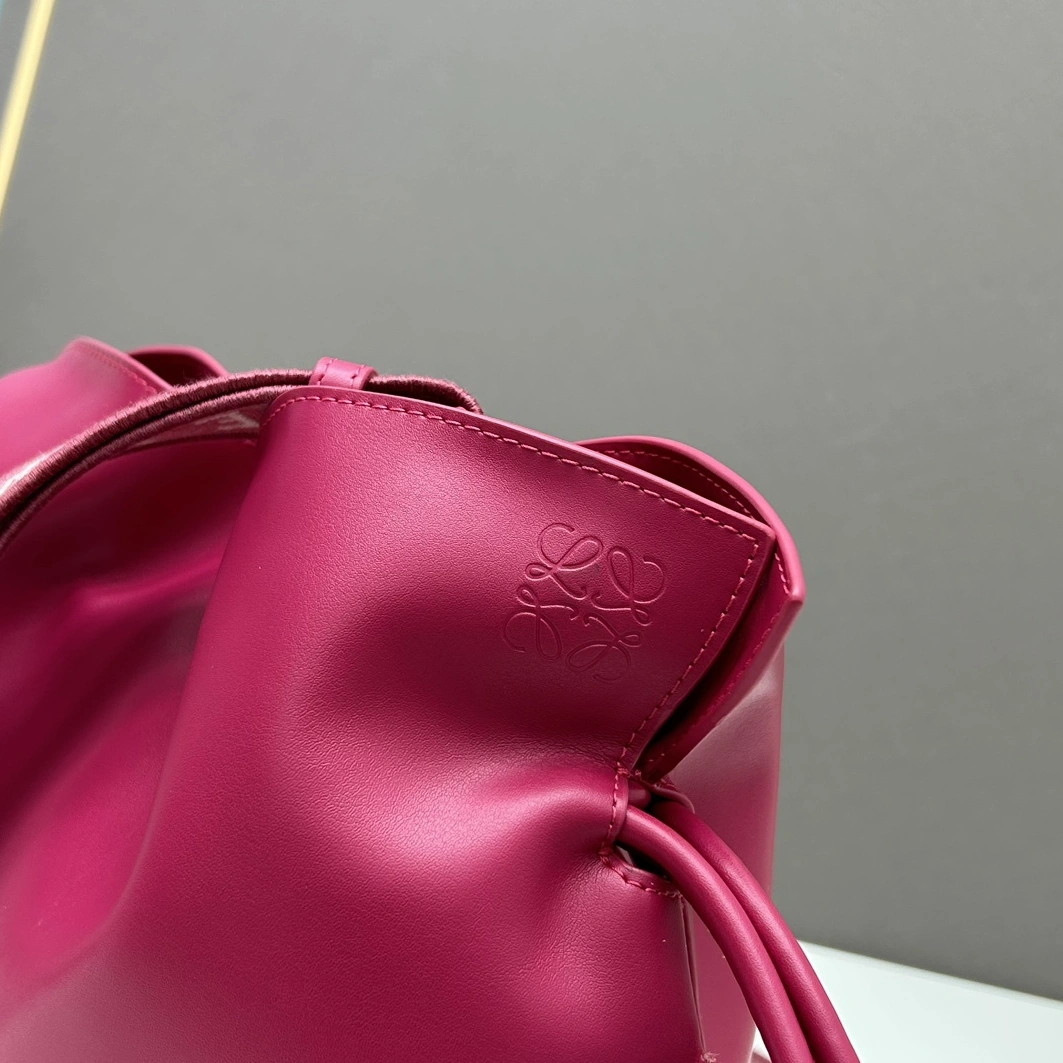 WellDesigned 5104 LOEWE AAA Quality Messenger Bags For Women