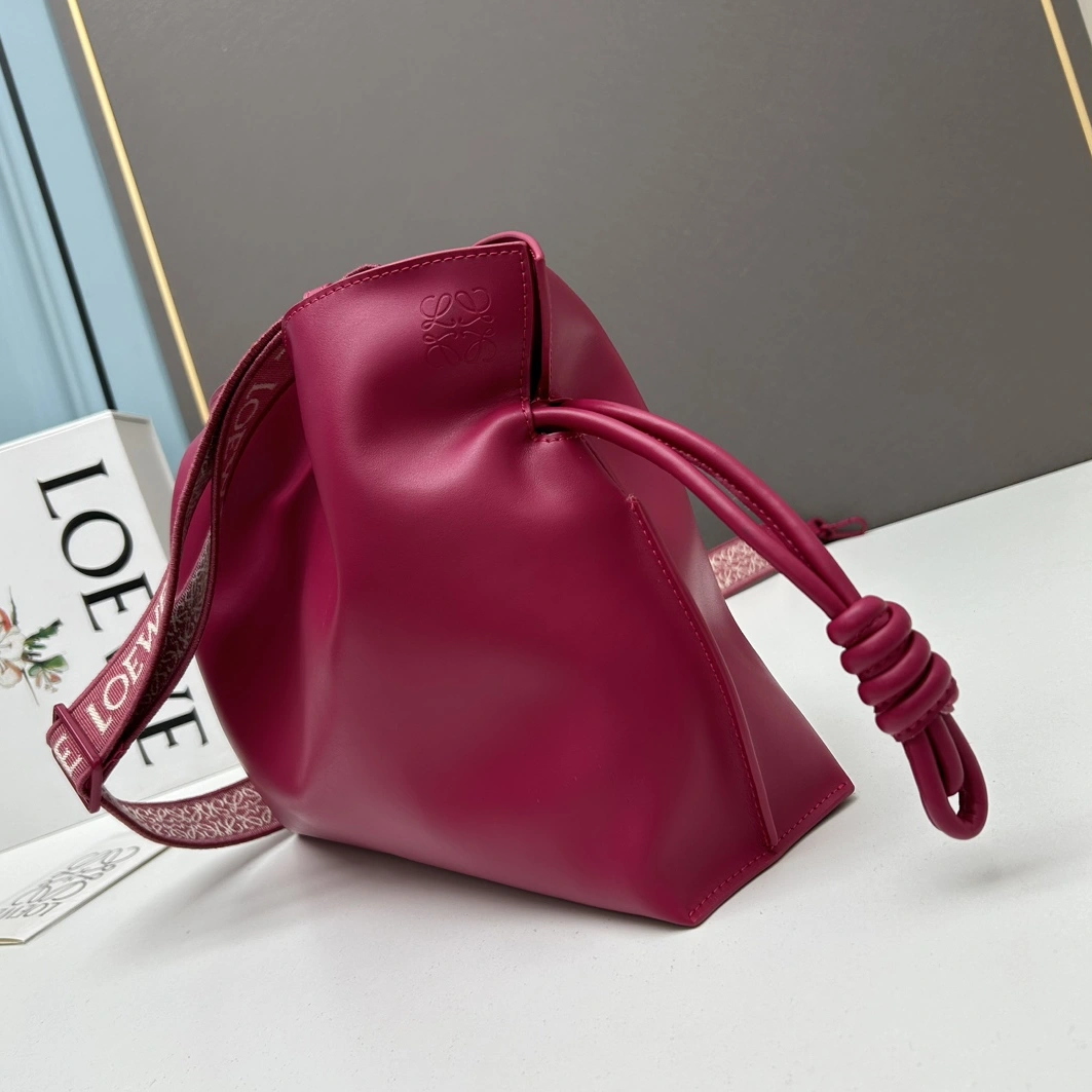WellDesigned 5104 LOEWE AAA Quality Messenger Bags For Women
