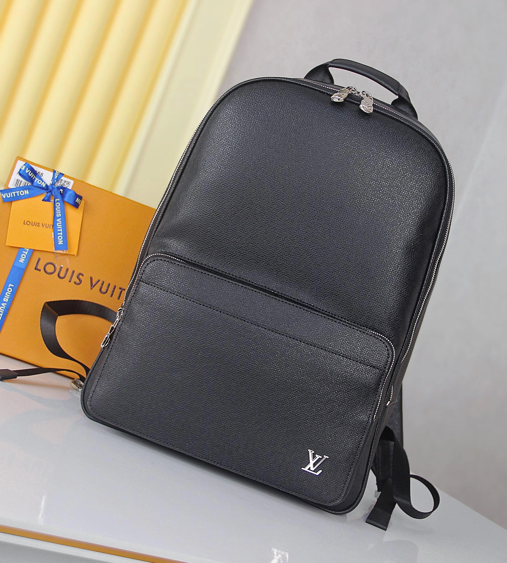 WellDesigned 5138 Louis Vuitton LV AAA Man Backpacks