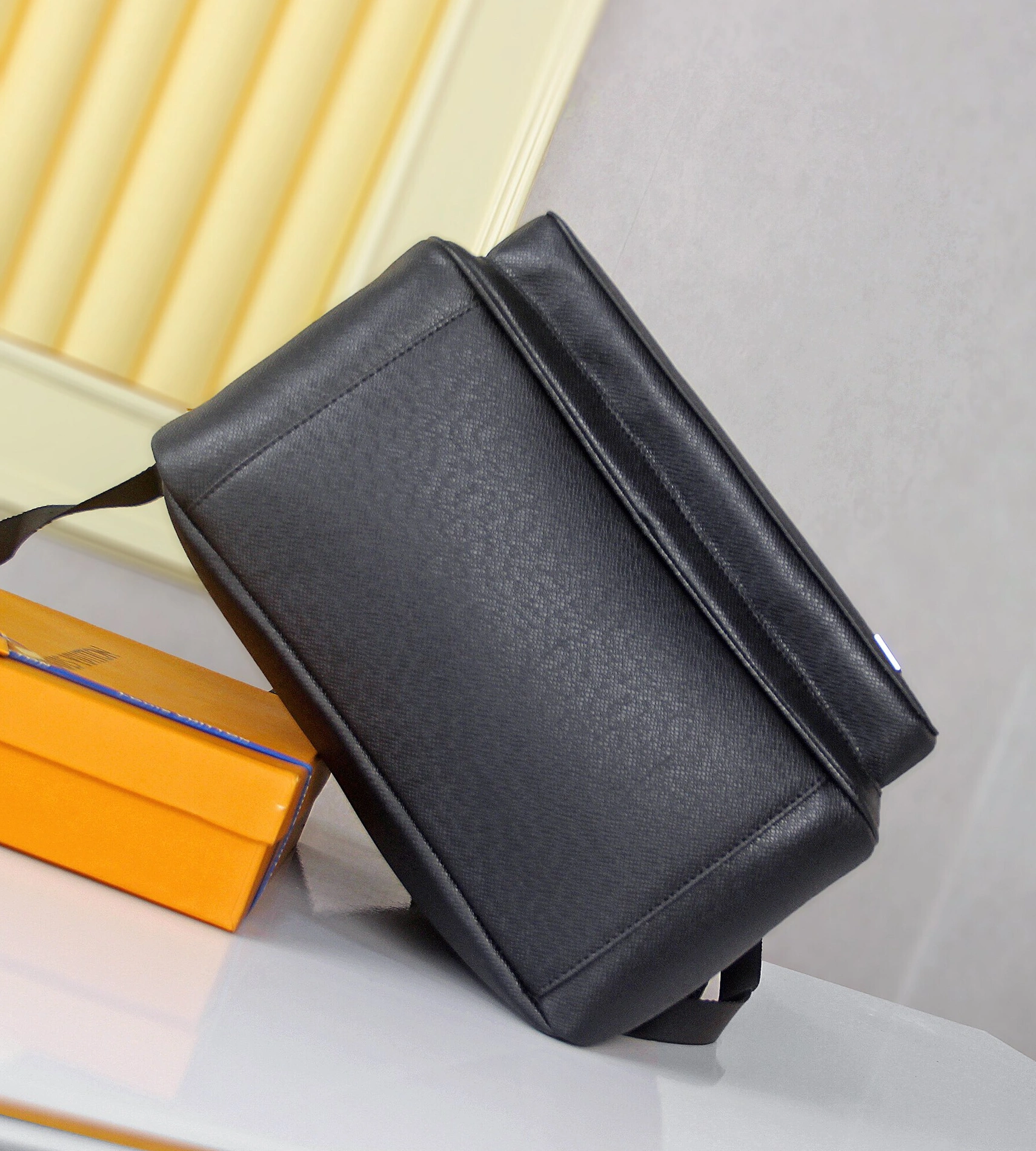 WellDesigned 5138 Louis Vuitton LV AAA Man Backpacks
