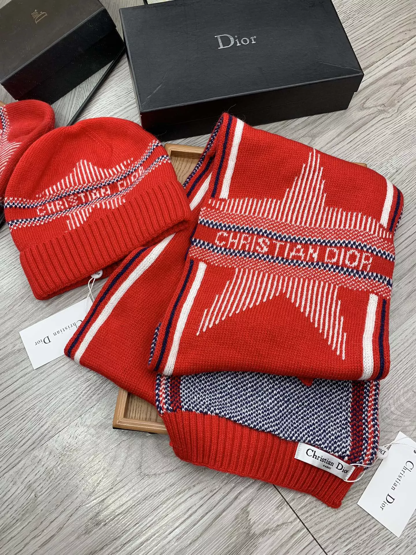 WellDesigned 5282 Christian Dior Hat and Scarf Set