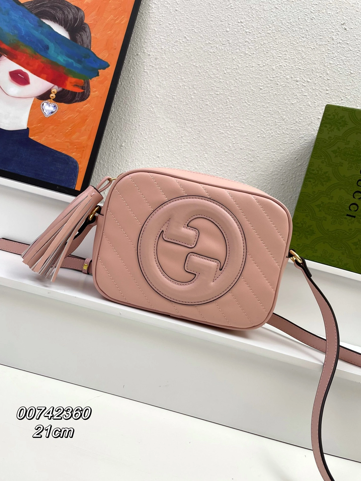 WellDesigned 5557 Gucci AAA Quality Messenger Bags For Women