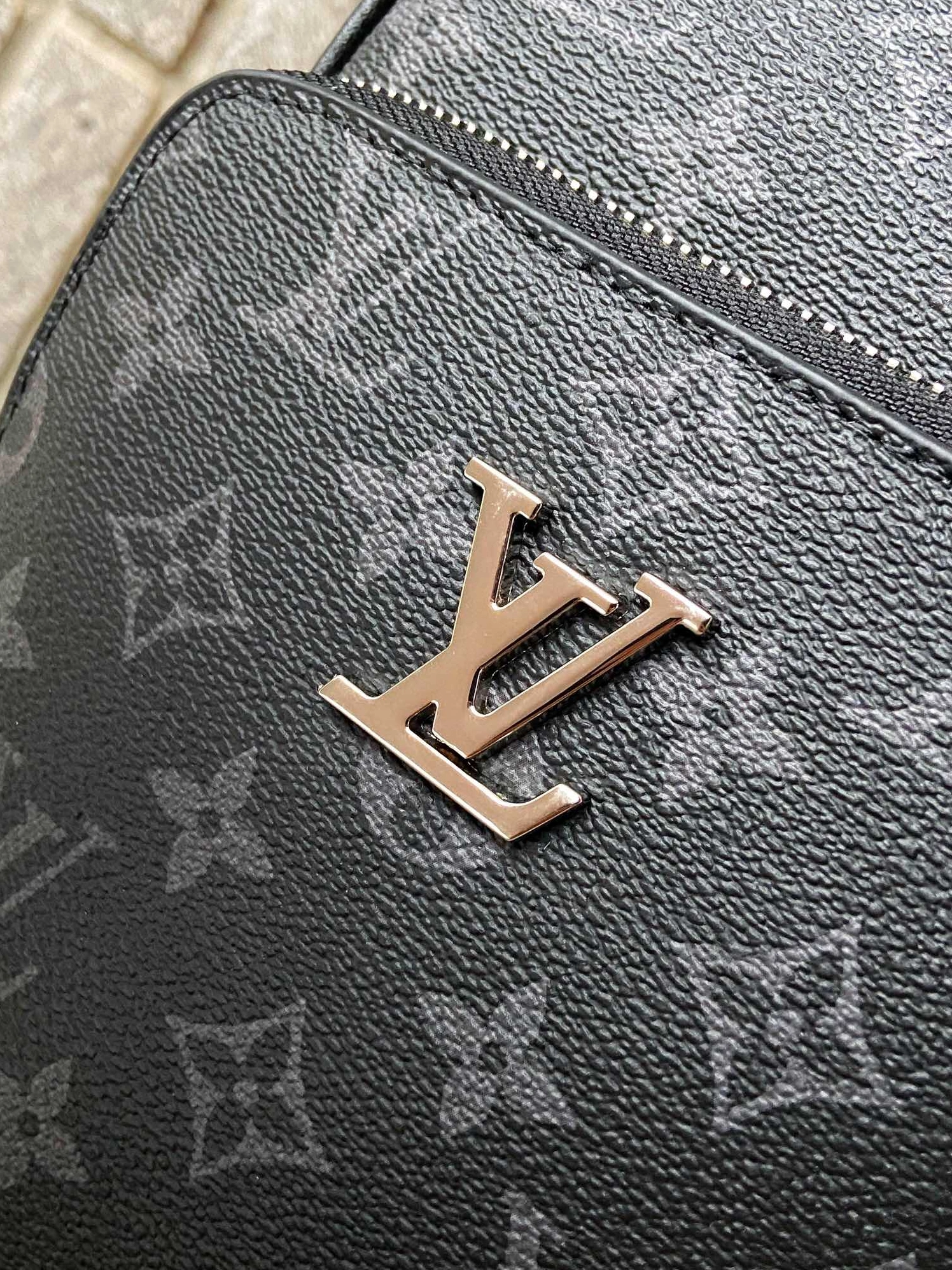 WellDesigned 5570 Louis Vuitton AAA Man Messenger Bags