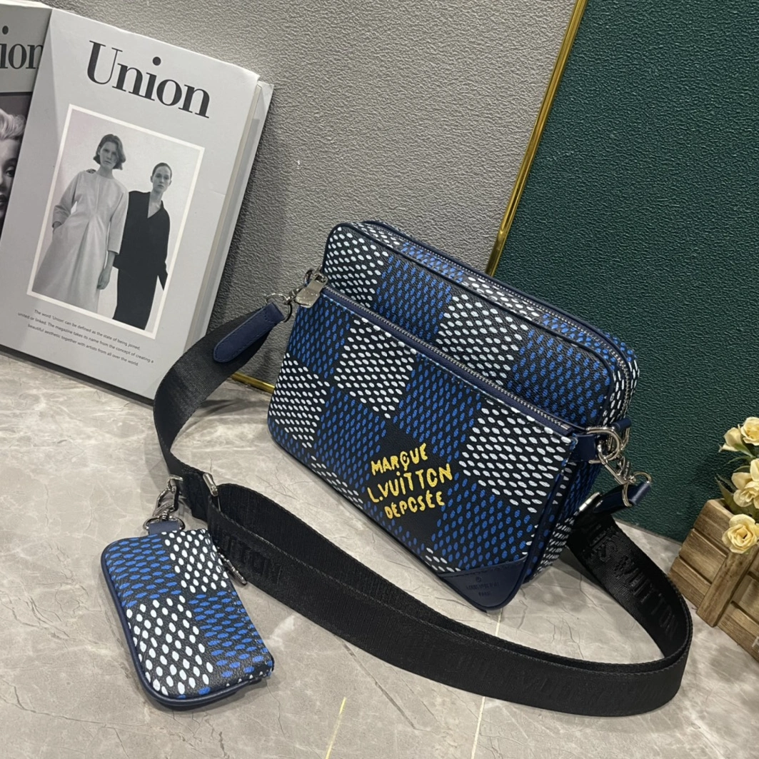 WellDesigned 5577 Louis Vuitton AAA Man Messenger Bags