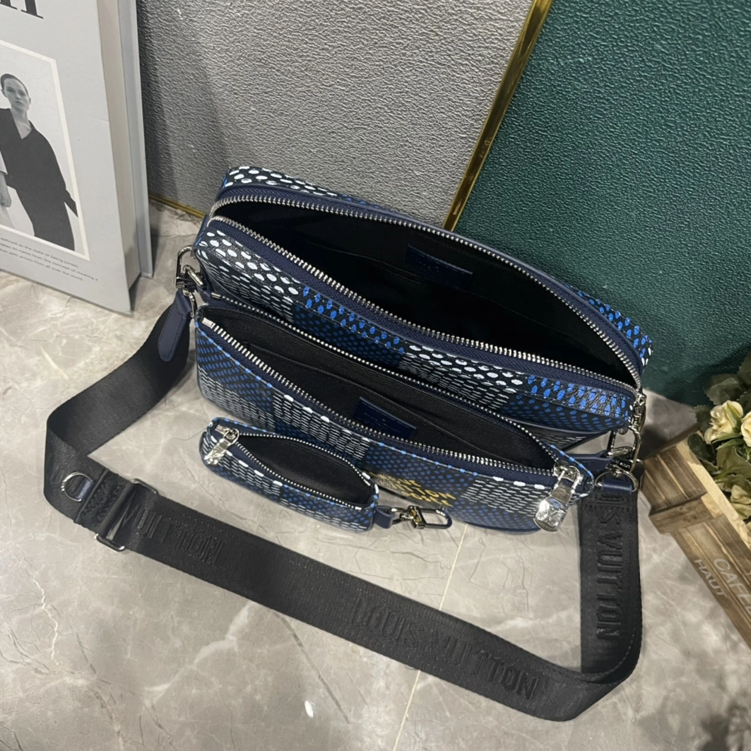 WellDesigned 5577 Louis Vuitton AAA Man Messenger Bags
