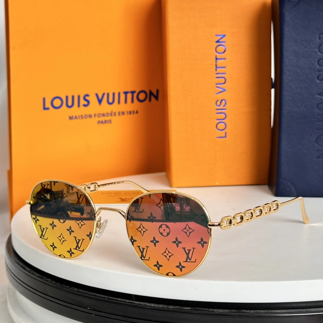 WellDesigned 5581 Louis Vuitton AAA Quality Sunglasses