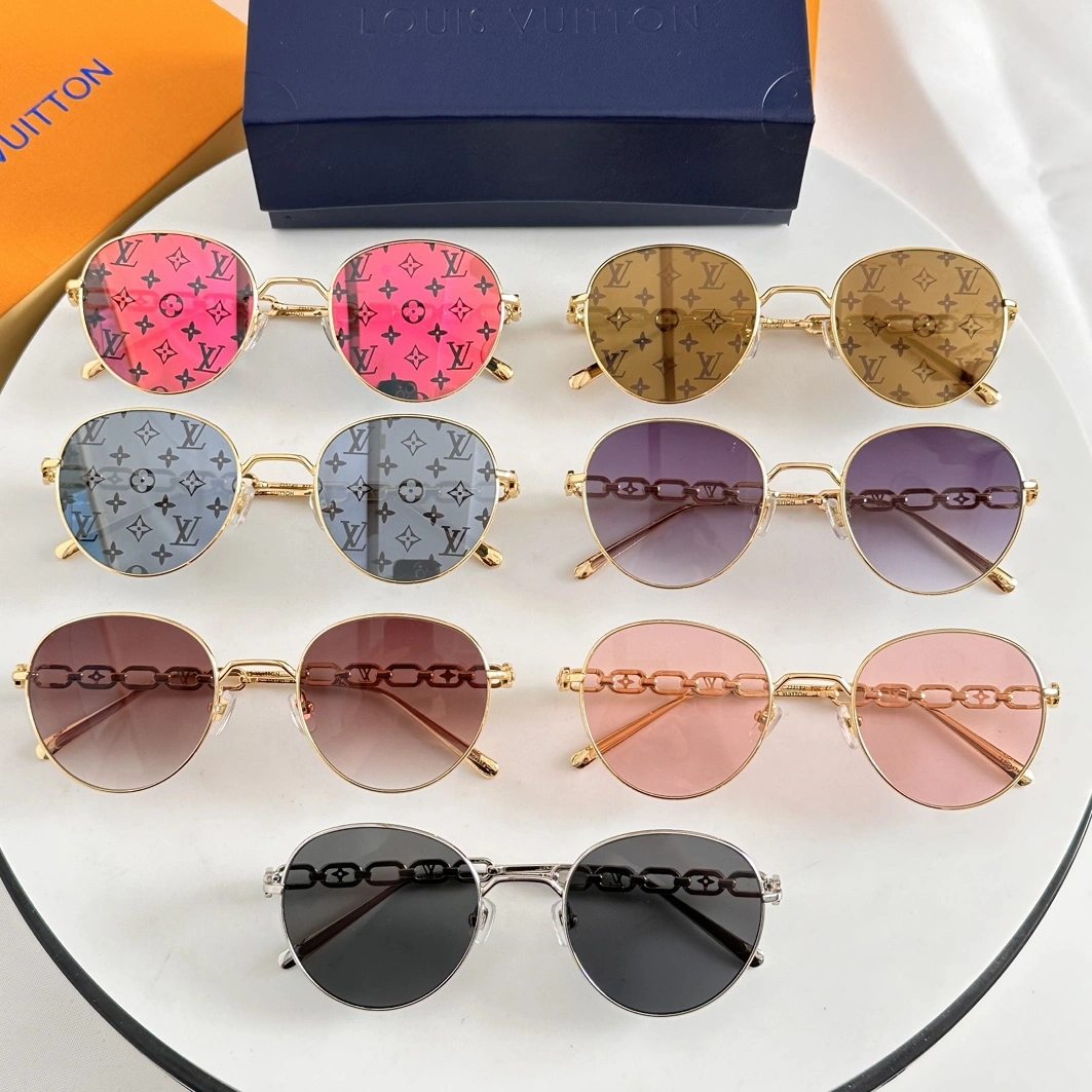 WellDesigned 5581 Louis Vuitton AAA Quality Sunglasses