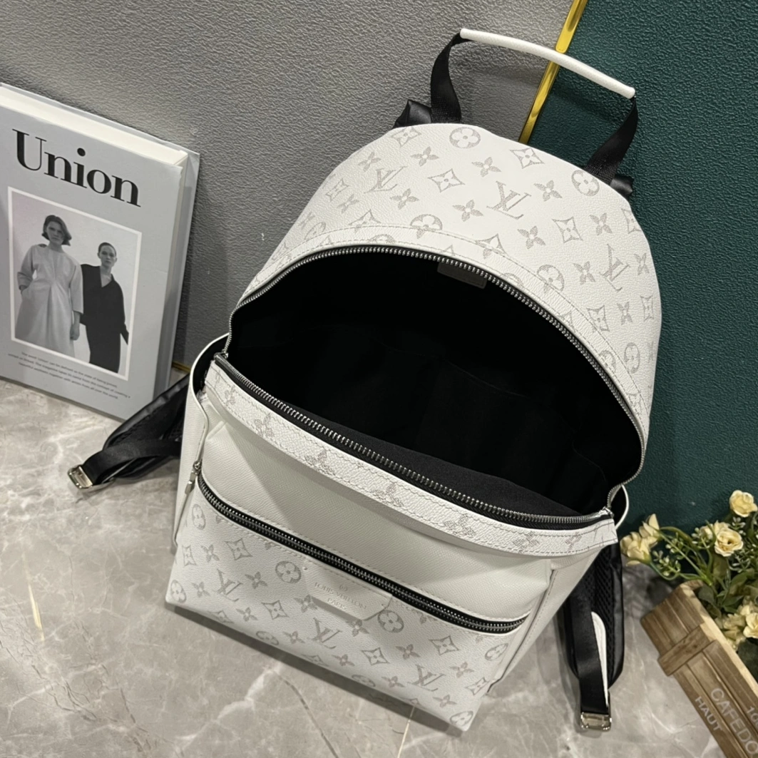 WellDesigned 5633 Louis Vuitton AAA Quality Backpacks For Unisex
