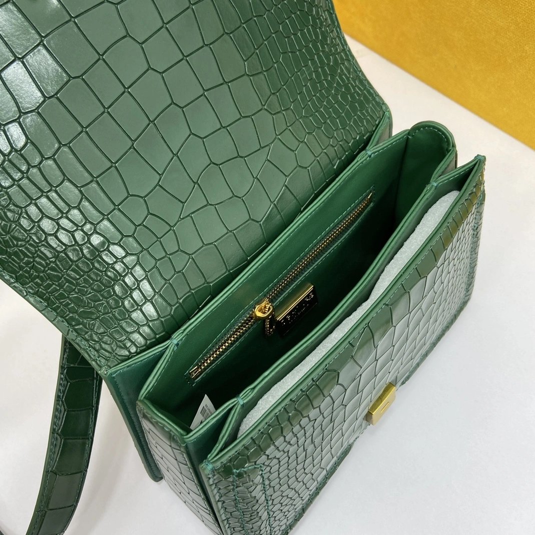 WellDesigned 5642 Dolce & Gabbana D&G AAA Quality Messenger Bags For Women