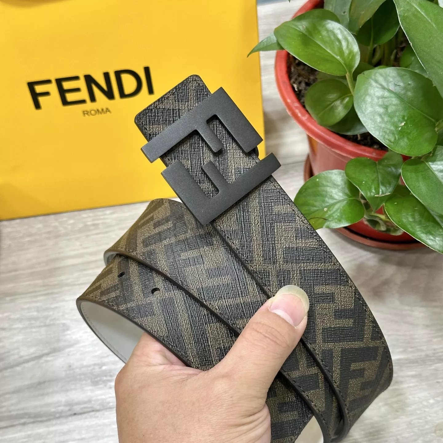 WellDesigned 5696 Fendi AAA Quality Belts In 4.0cm For Men