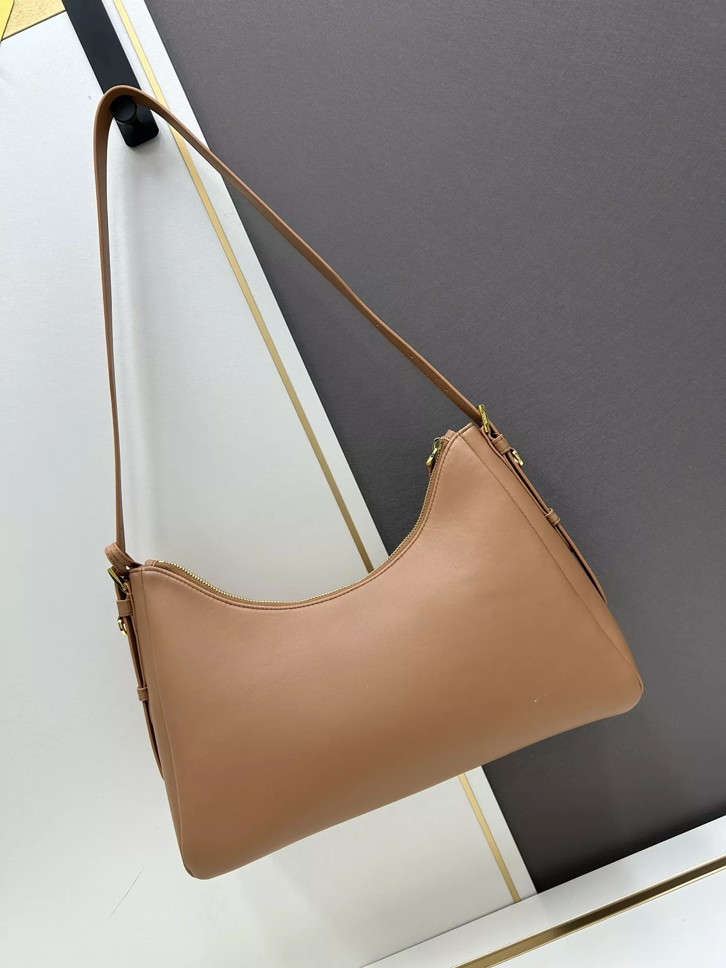 WellDesigned 572 Prada AAA Quality Shoulder Bags For Women