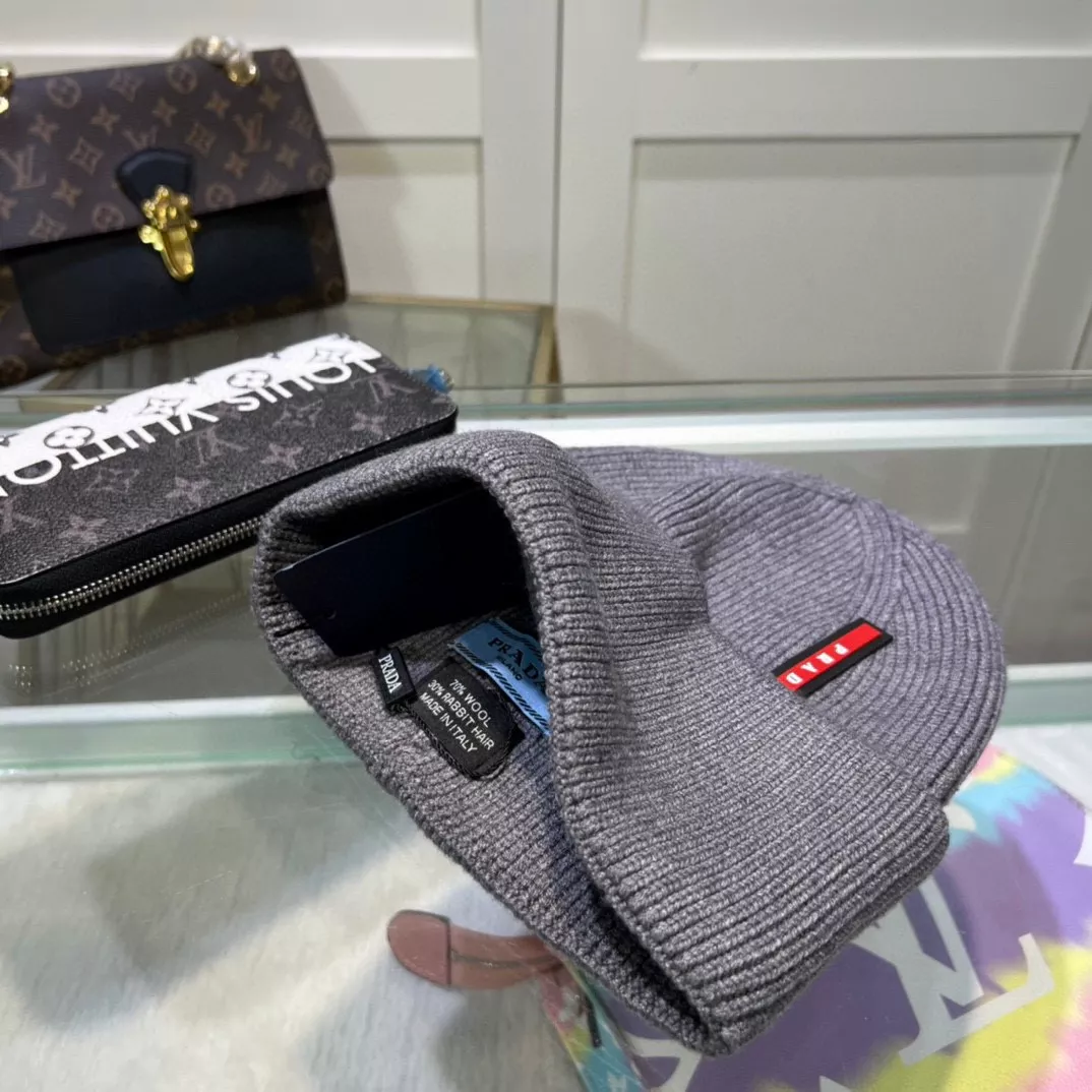 WellDesigned 5880 Prada Caps