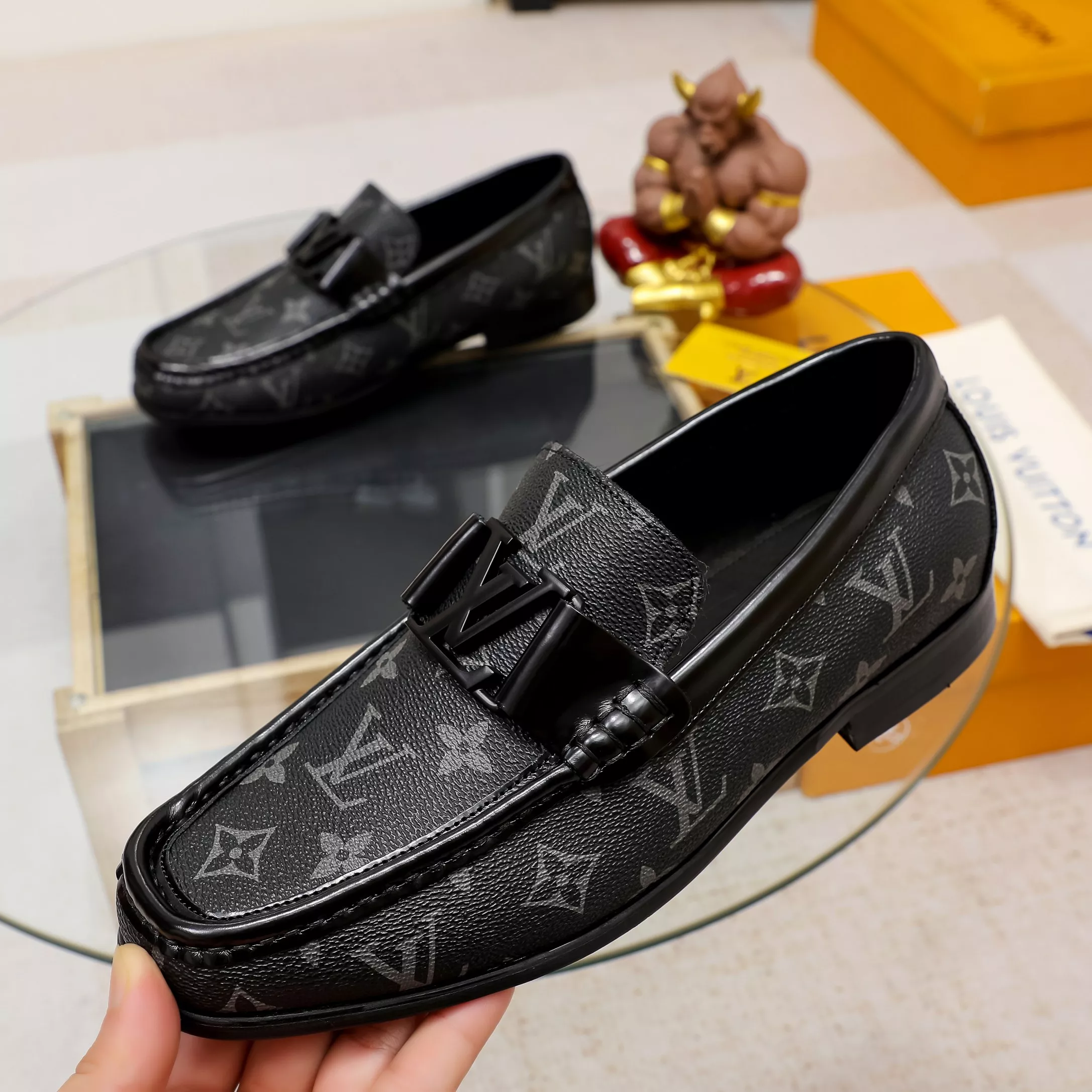 WellDesigned 5904 Louis Vuitton LV Oxfords Shoes For Men