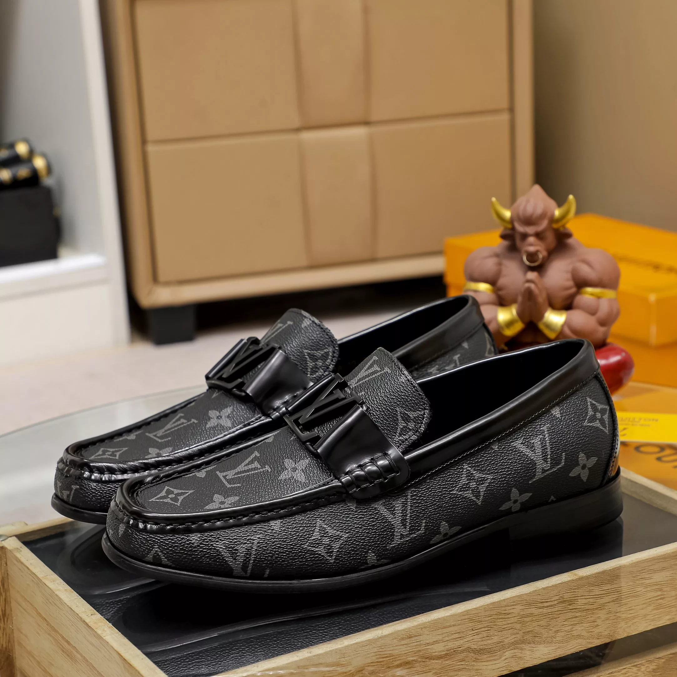WellDesigned 5904 Louis Vuitton LV Oxfords Shoes For Men