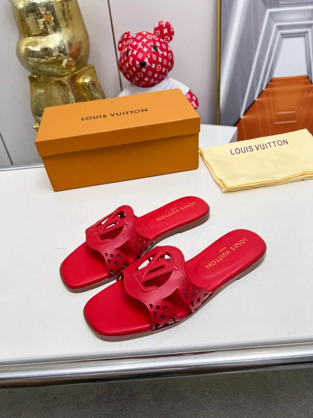 WellDesigned 5920 Louis Vuitton Slippers For Women