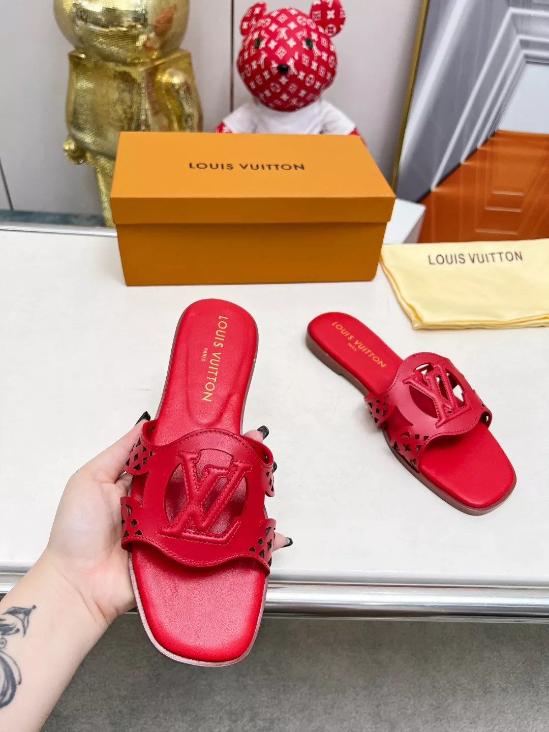 WellDesigned 5920 Louis Vuitton Slippers For Women