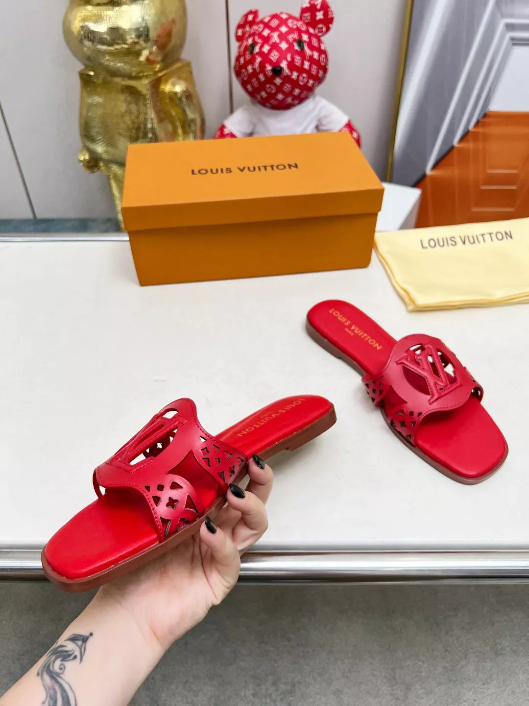 WellDesigned 5920 Louis Vuitton Slippers For Women