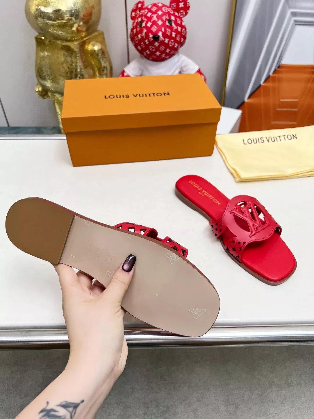 WellDesigned 5920 Louis Vuitton Slippers For Women