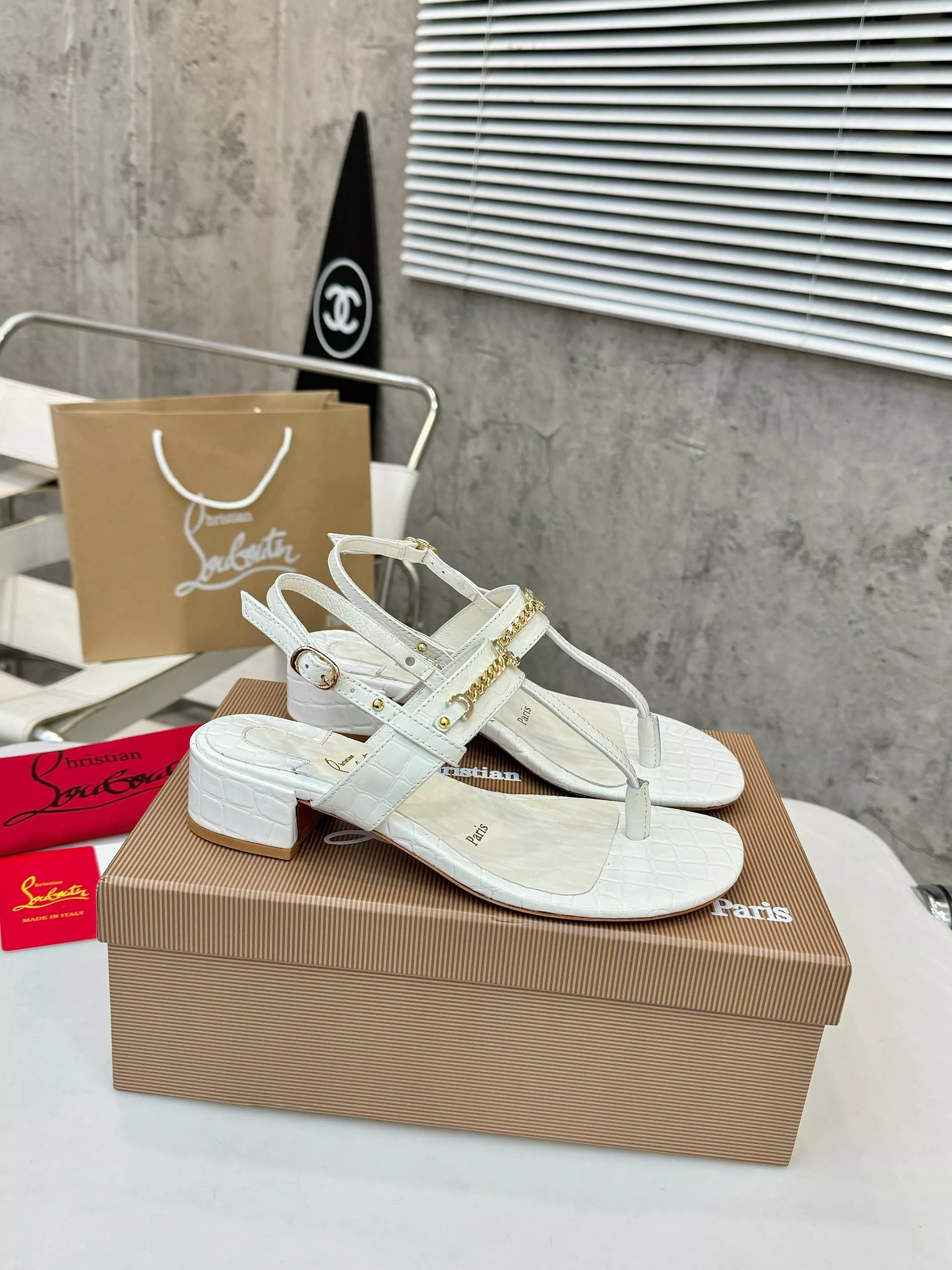 WellDesigned 5933 Christian Louboutin Sandal For Women