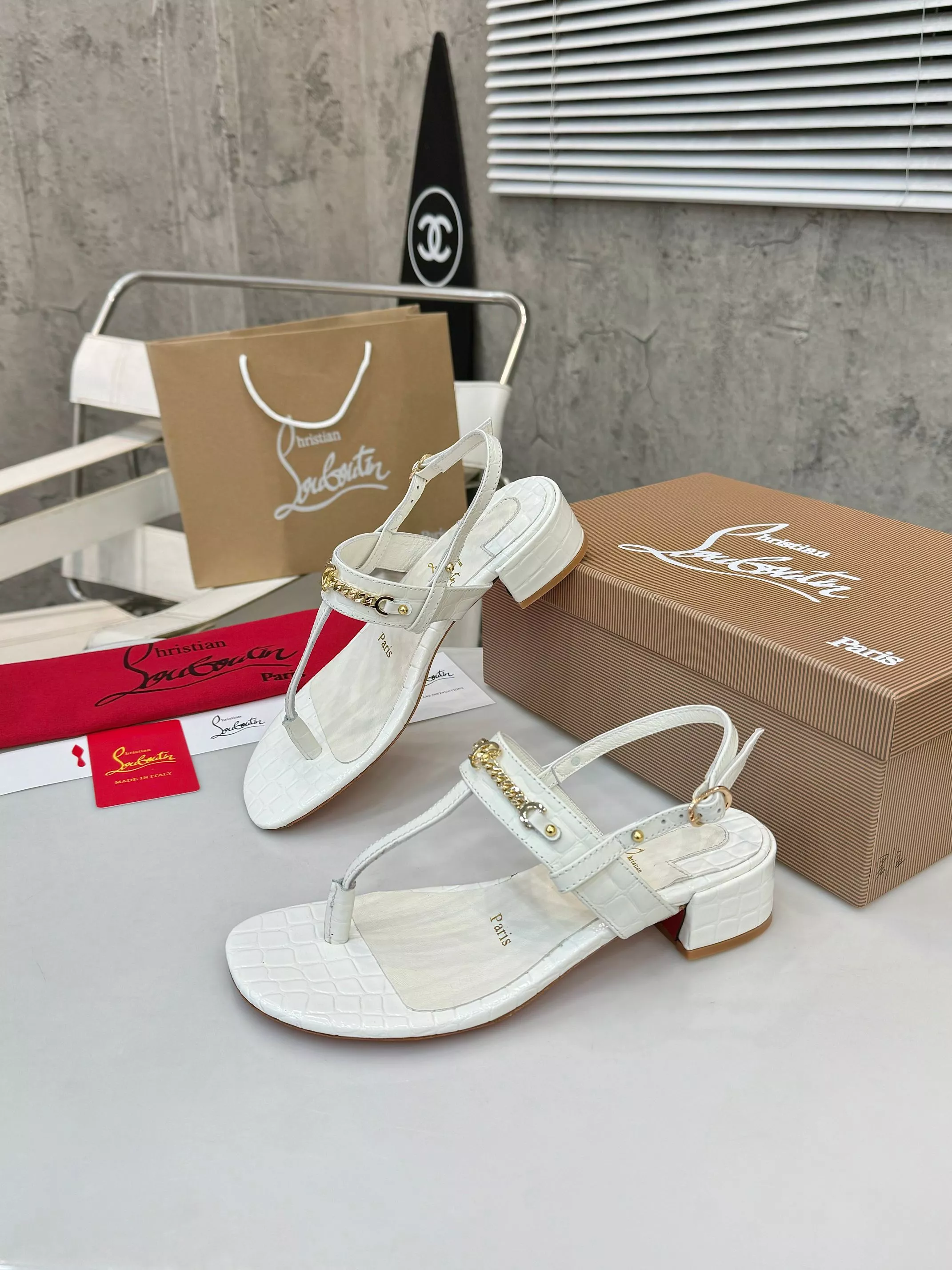 WellDesigned 5933 Christian Louboutin Sandal For Women
