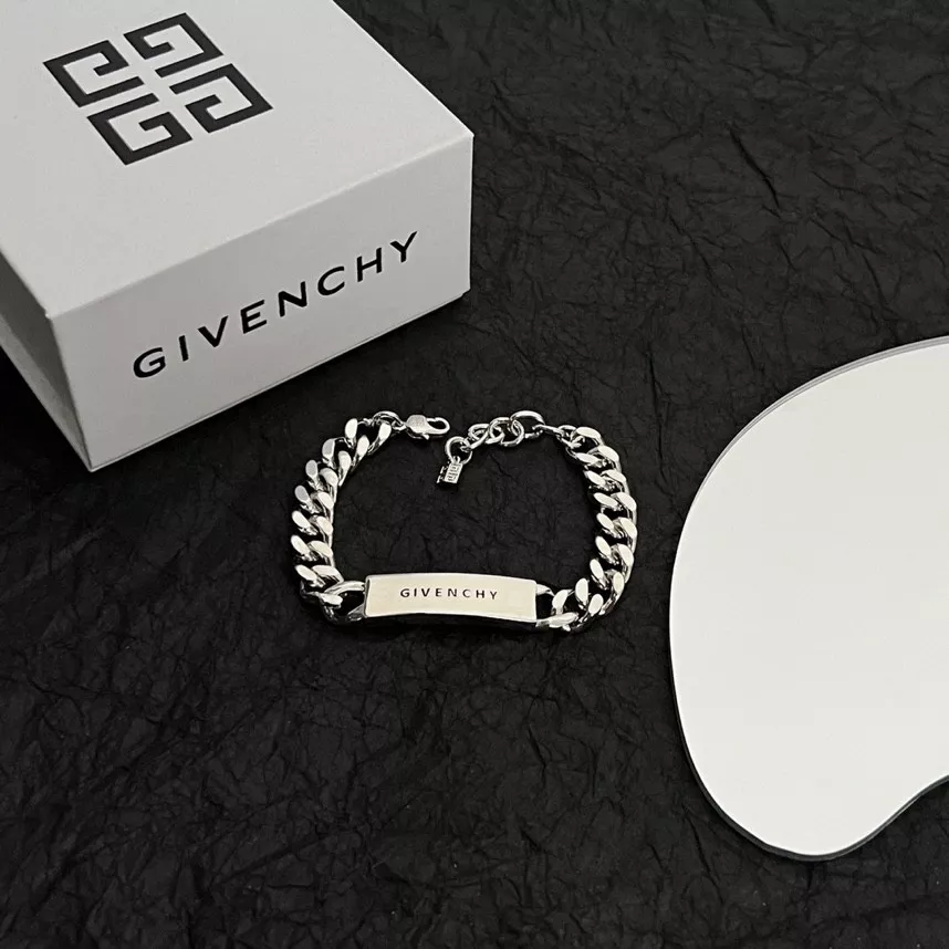 WellDesigned 5951 Givenchy Bracelets