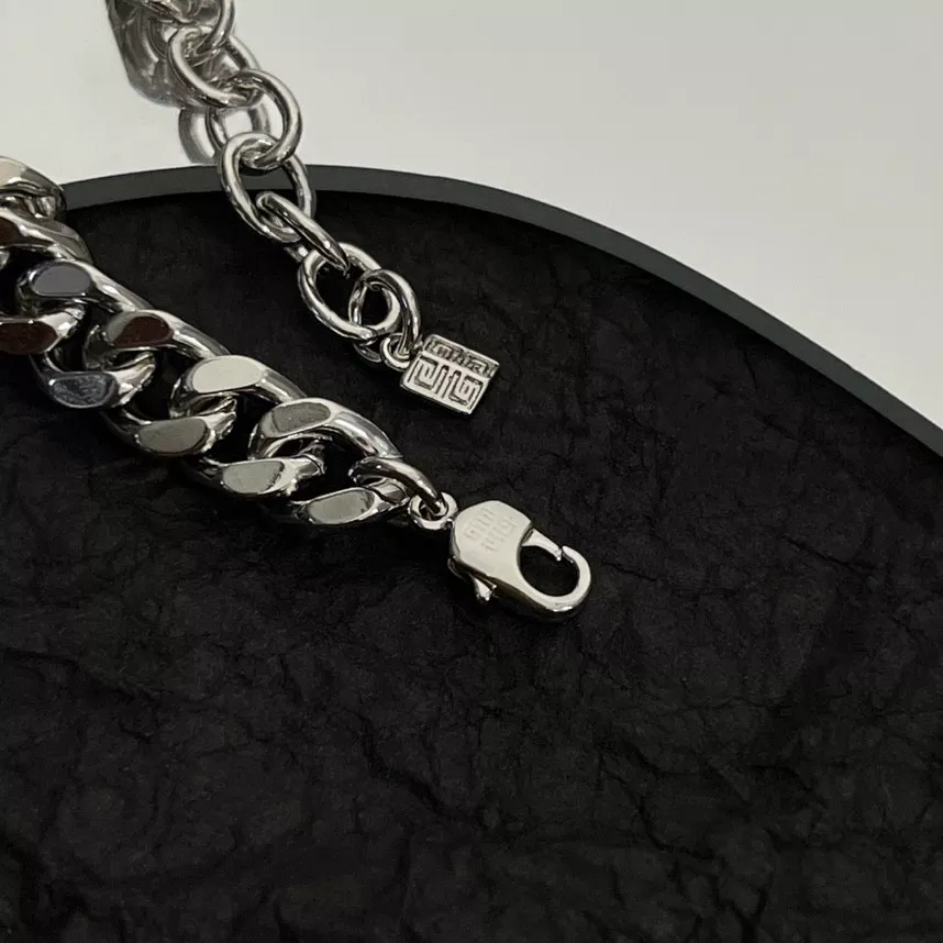 WellDesigned 5951 Givenchy Bracelets