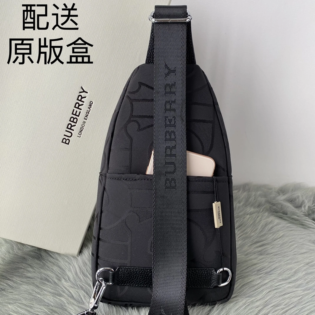 WellDesigned 6072 Burberry AAA Man Messenger Bags