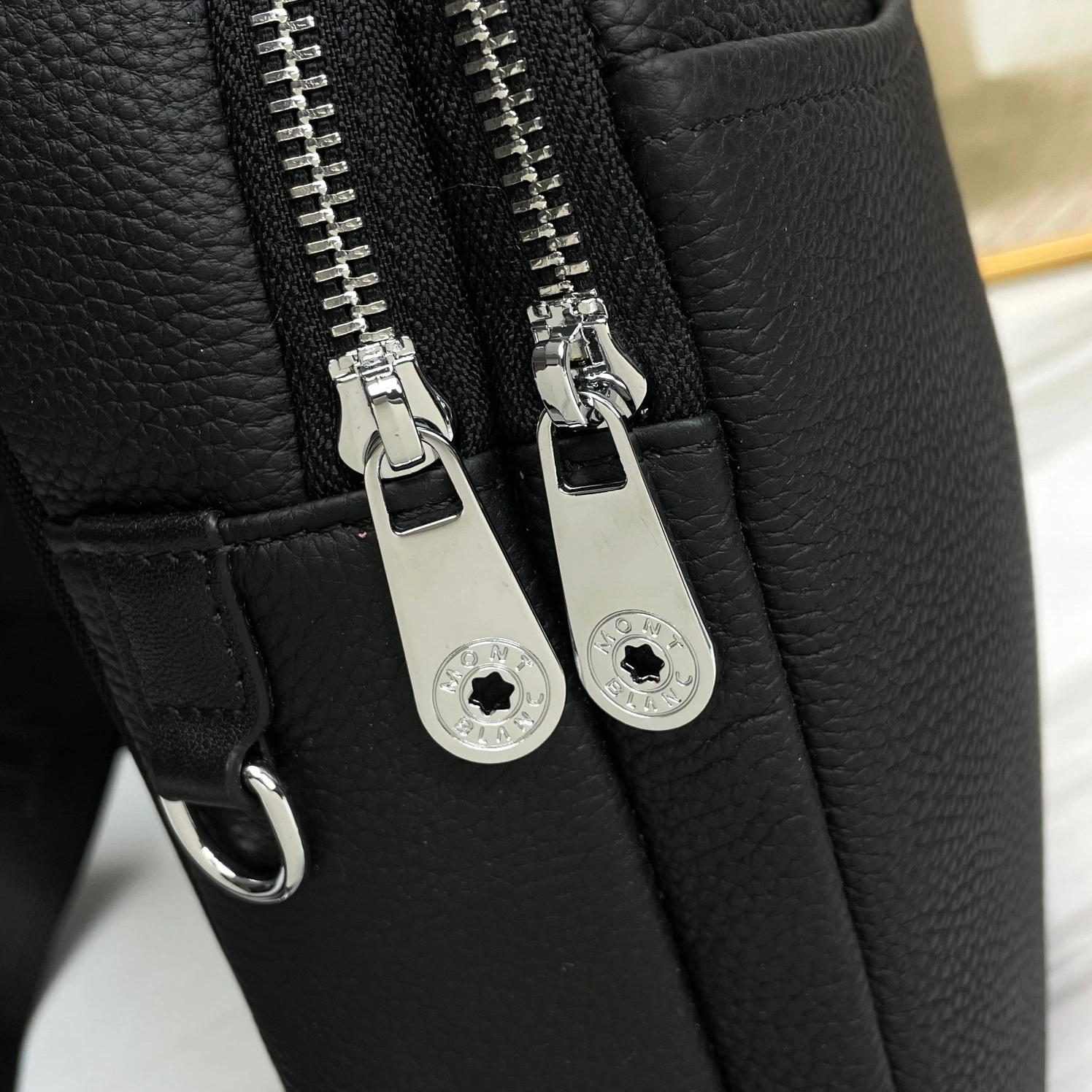WellDesigned 6109 Mont Blanc AAA Man Messenger Bags