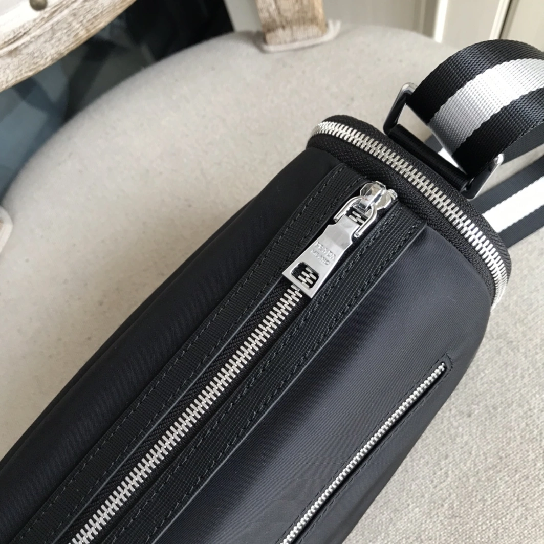 WellDesigned 6112 Prada AAA Man Messenger Bags