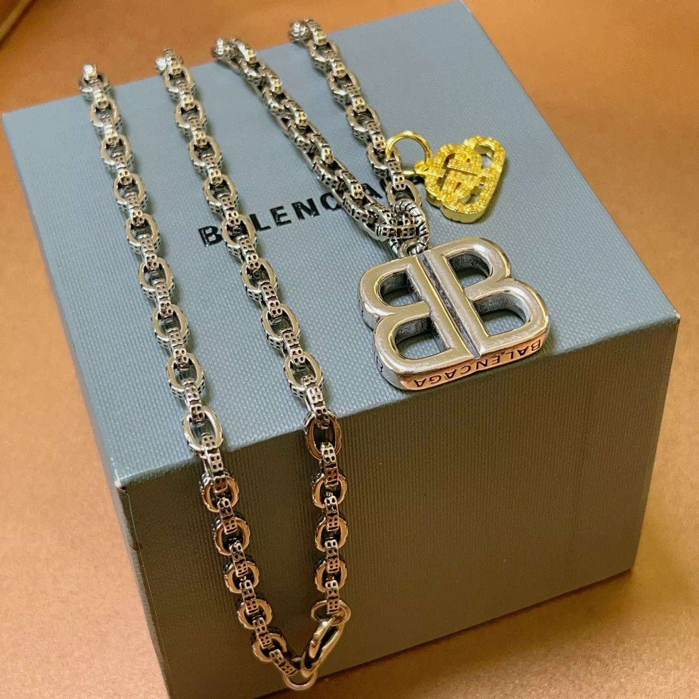 WellDesigned 6186 Balenciaga Necklaces