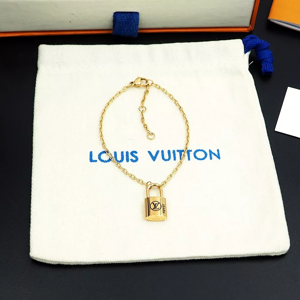 WellDesigned 6191 Louis Vuitton LV Bracelets