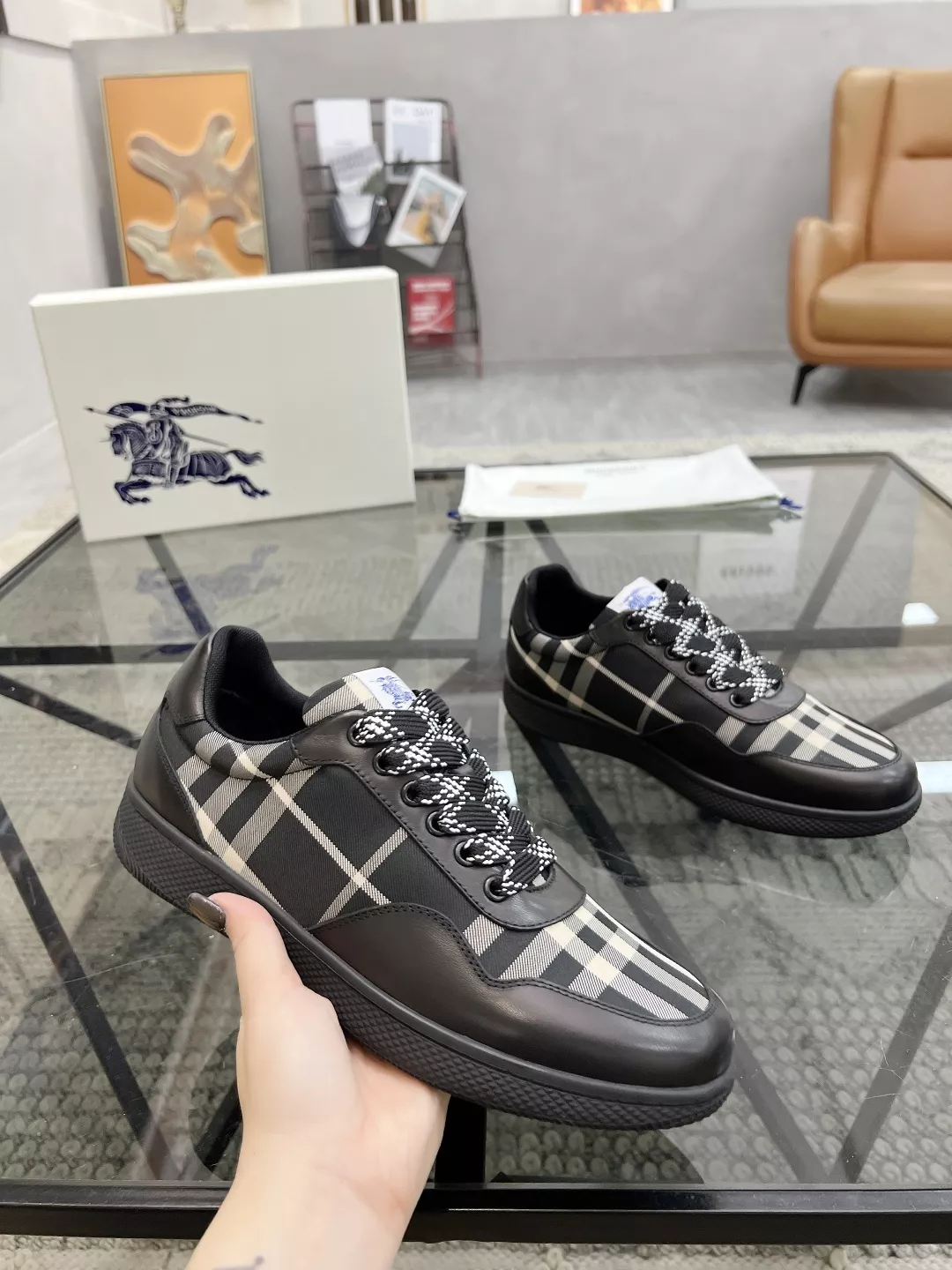 WellDesigned 6207 Burberry Casual Shoes For Men