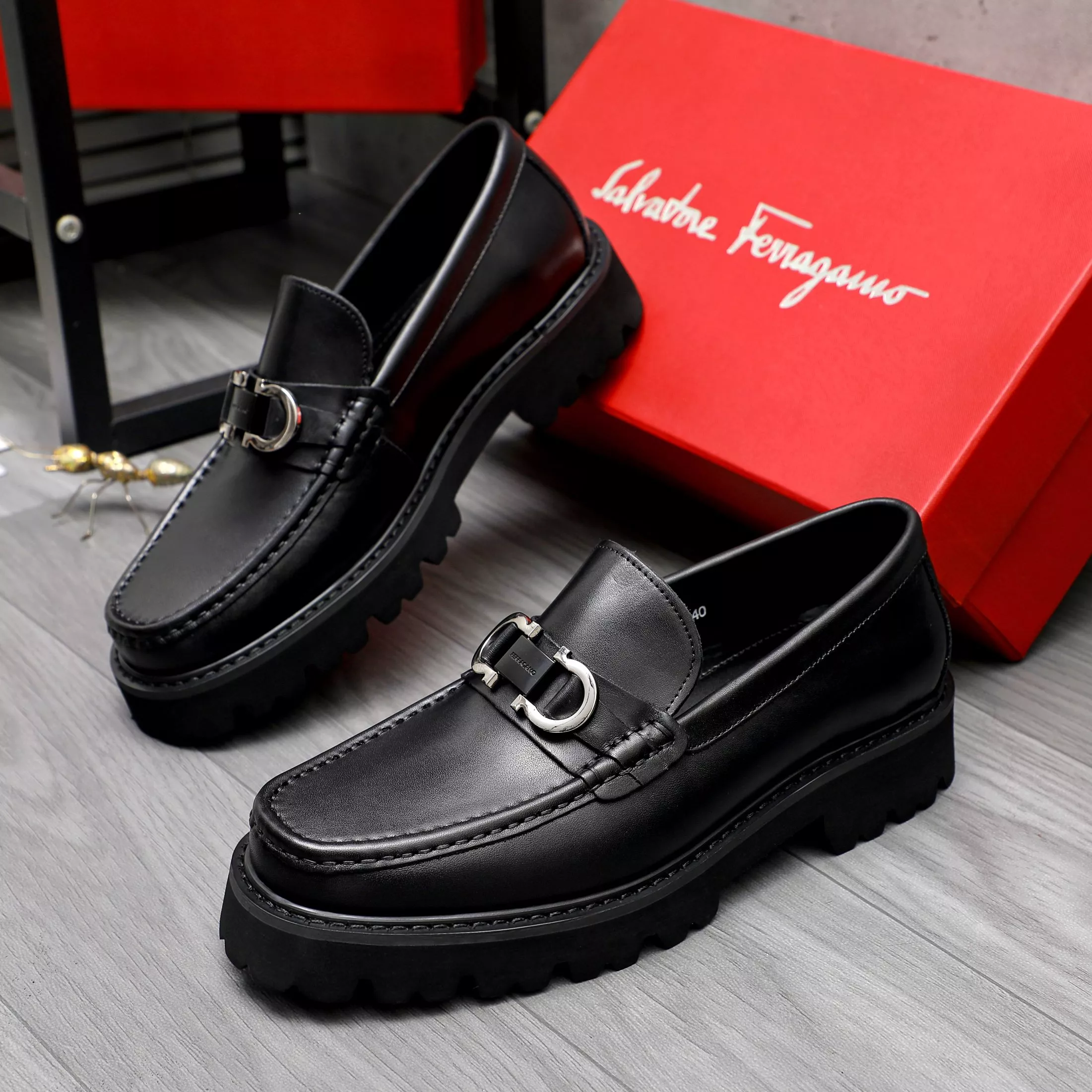 WellDesigned 625 Salvatore Ferragamo Leather Shoes For Men